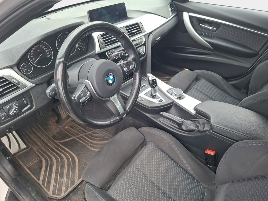 BMW 330 2017