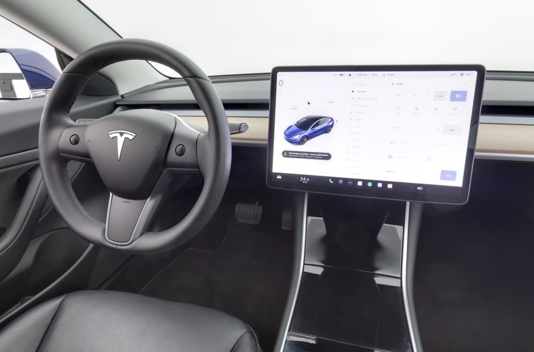 TESLA MODEL 3 2020