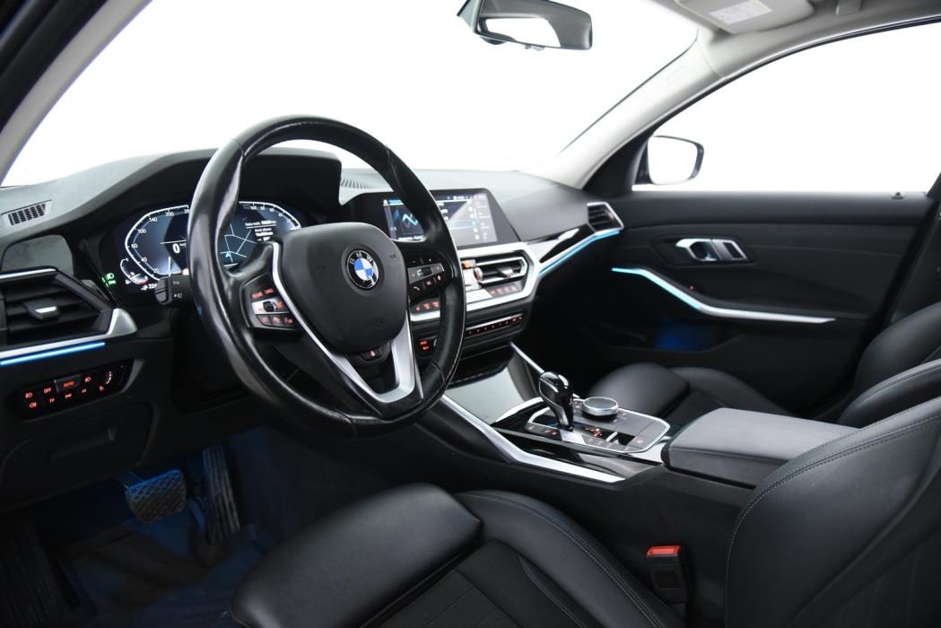 BMW 330 2021
