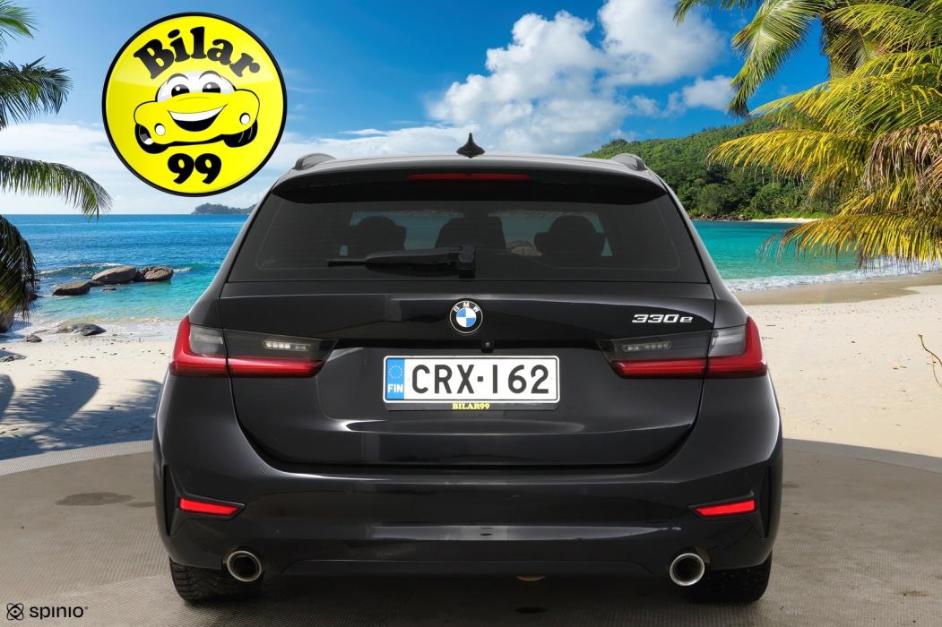 BMW 330 2021