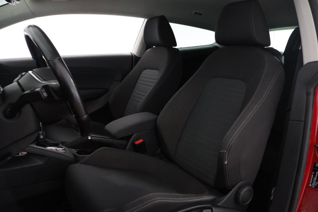 VOLKSWAGEN Scirocco 2011