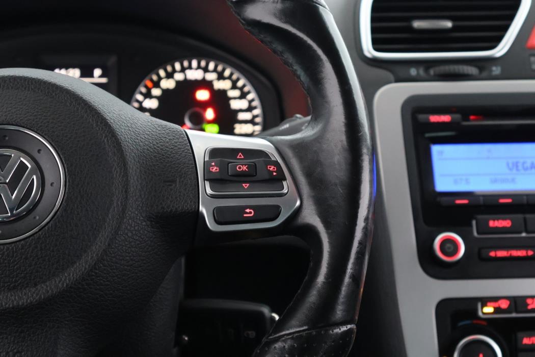 VOLKSWAGEN Scirocco 2011