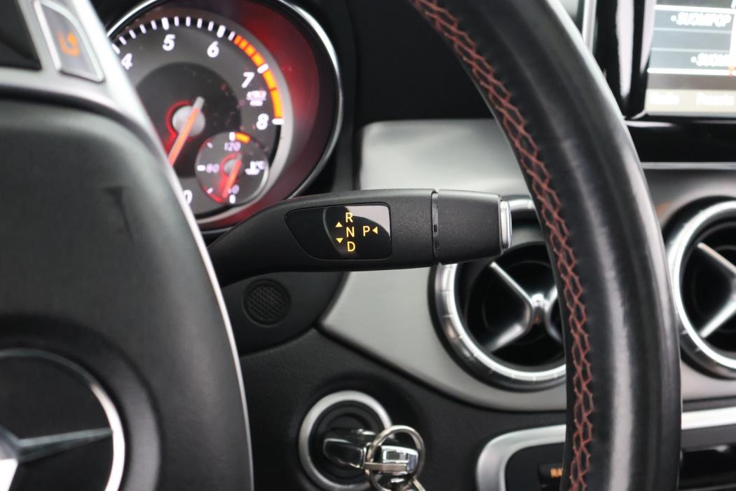 MERCEDES-BENZ CLA 2014