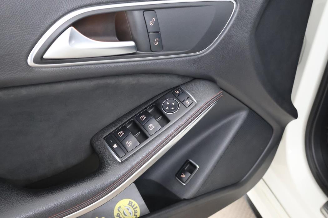 MERCEDES-BENZ CLA 2014
