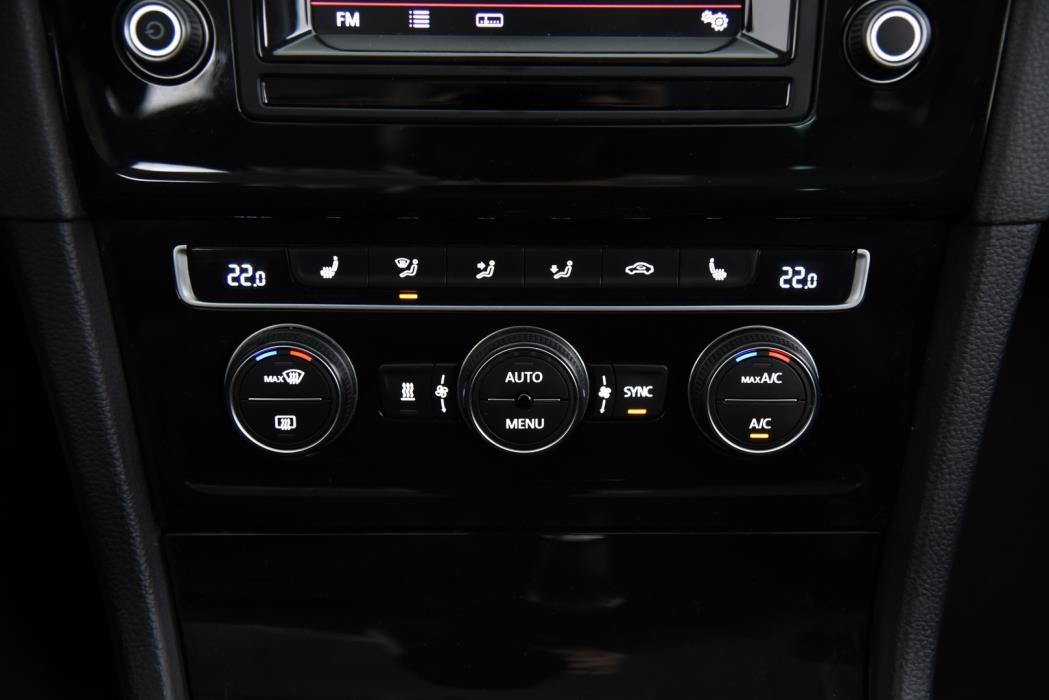 VOLKSWAGEN Golf 2015