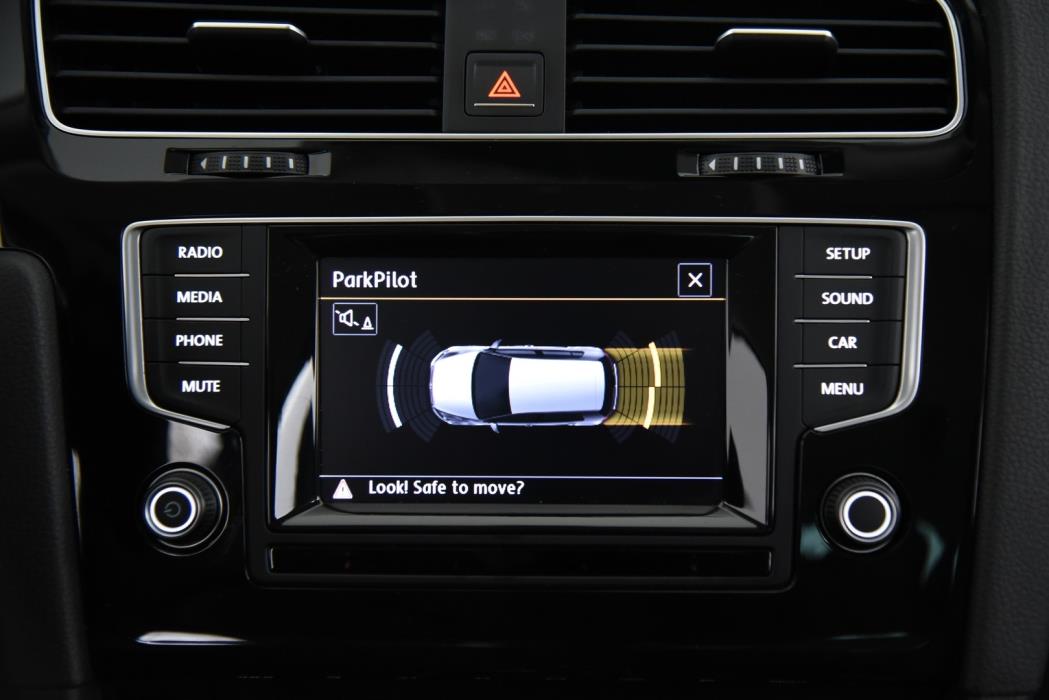 VOLKSWAGEN Golf 2015