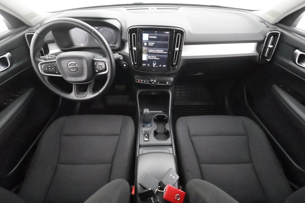 VOLVO XC40 2019