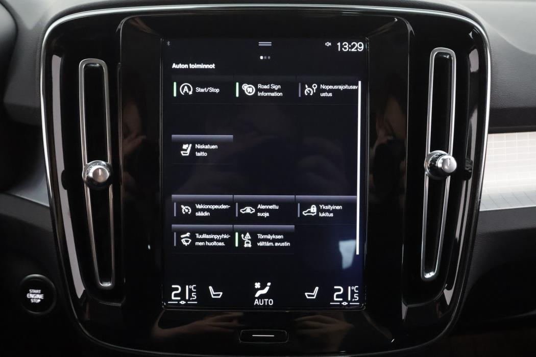 VOLVO XC40 2019