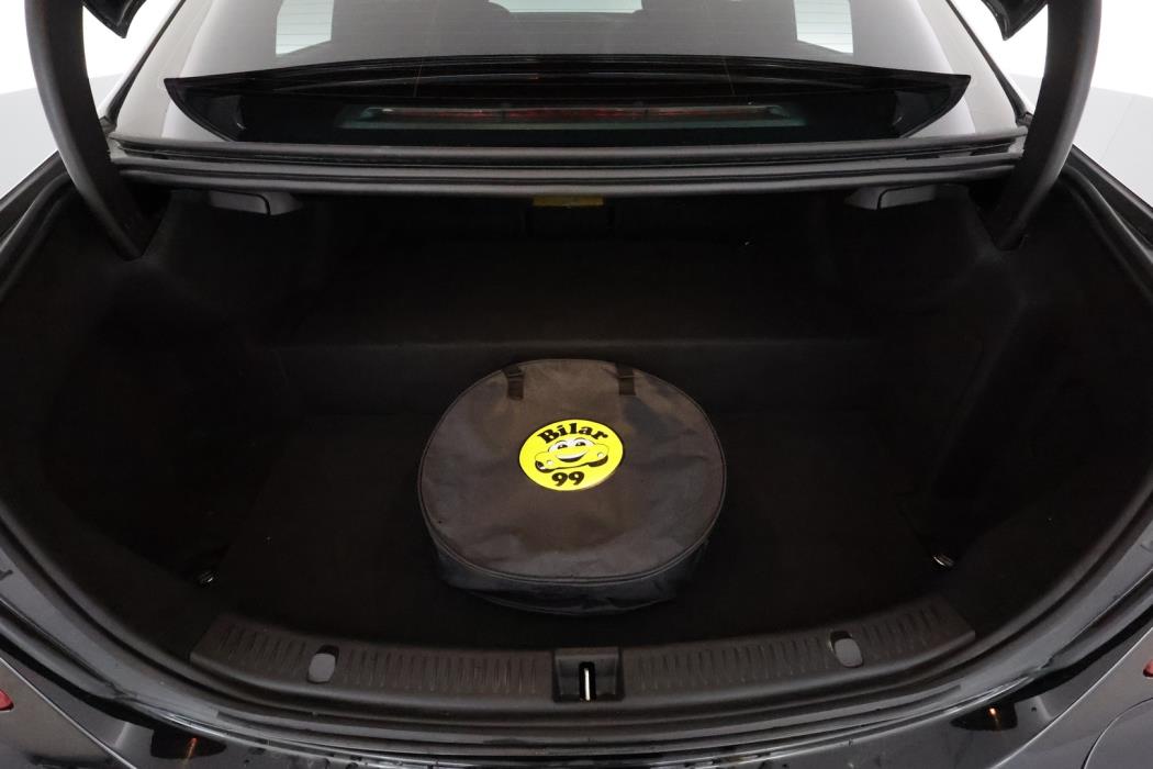 MERCEDES-BENZ E 2019