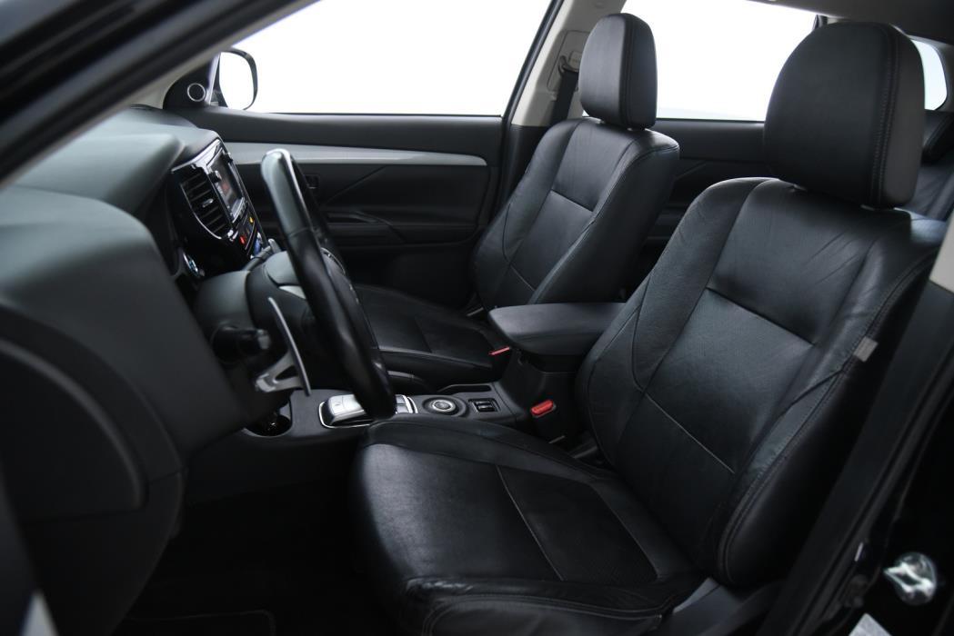 MITSUBISHI Outlander 2014