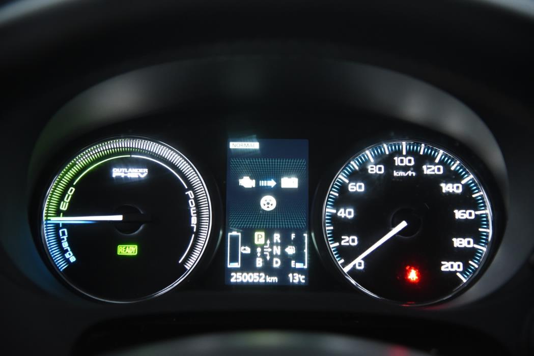 MITSUBISHI Outlander 2014