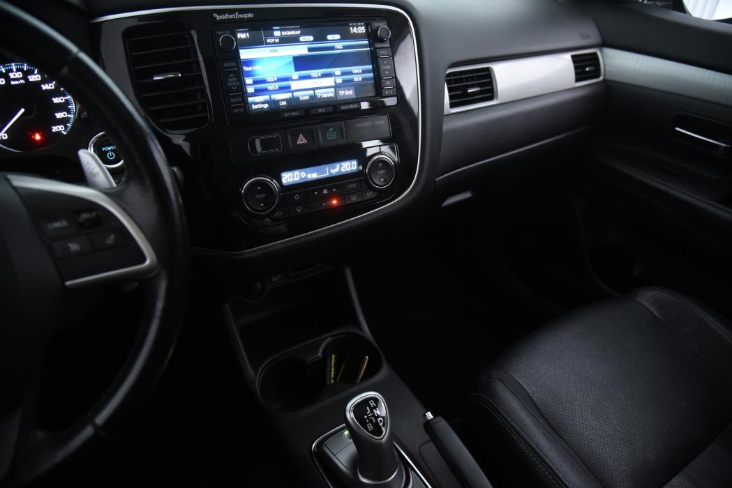 MITSUBISHI Outlander 2014