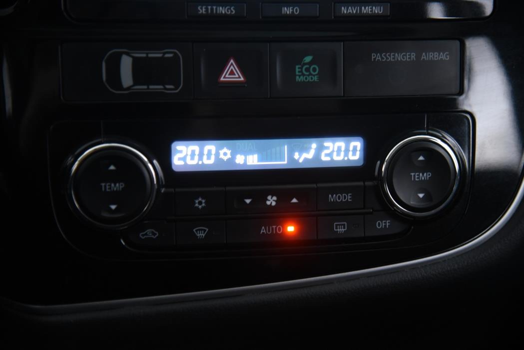 MITSUBISHI Outlander 2014