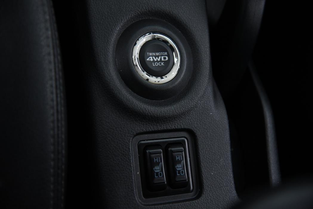 MITSUBISHI Outlander 2014