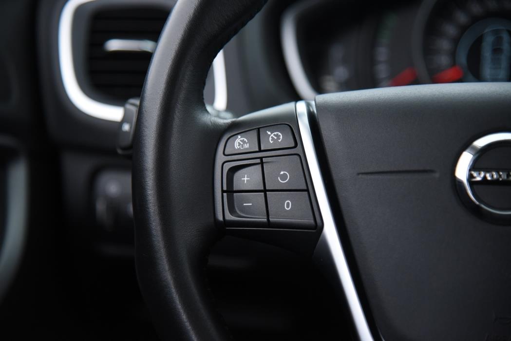 VOLVO V40 Cross Country 2018