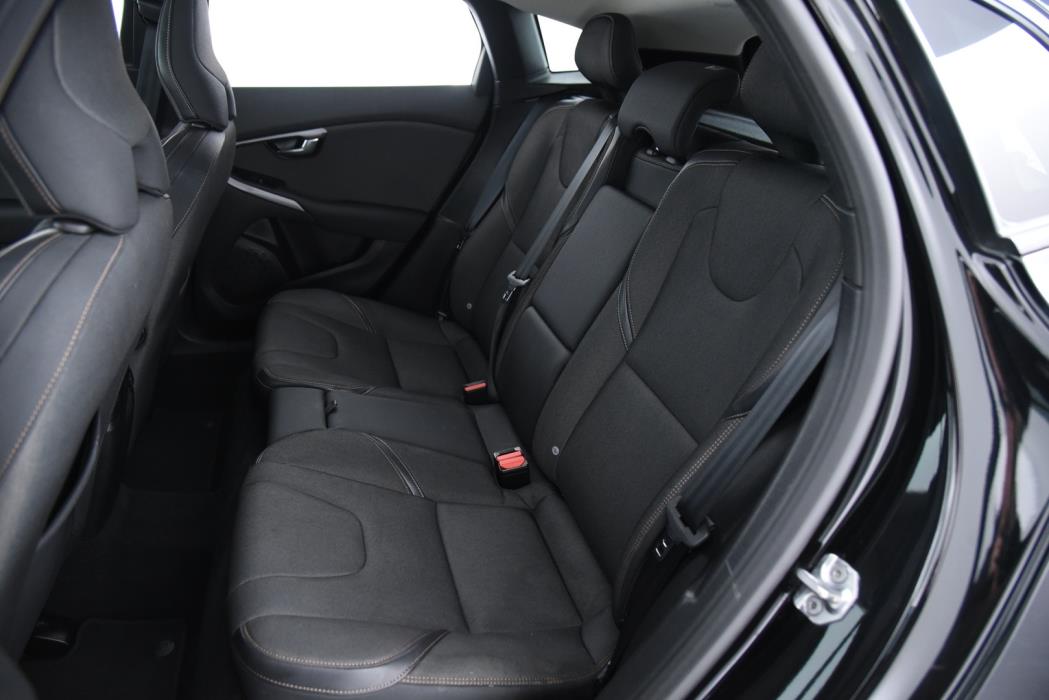 VOLVO V40 Cross Country 2018