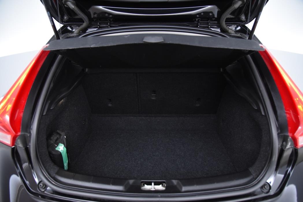 VOLVO V40 Cross Country 2018