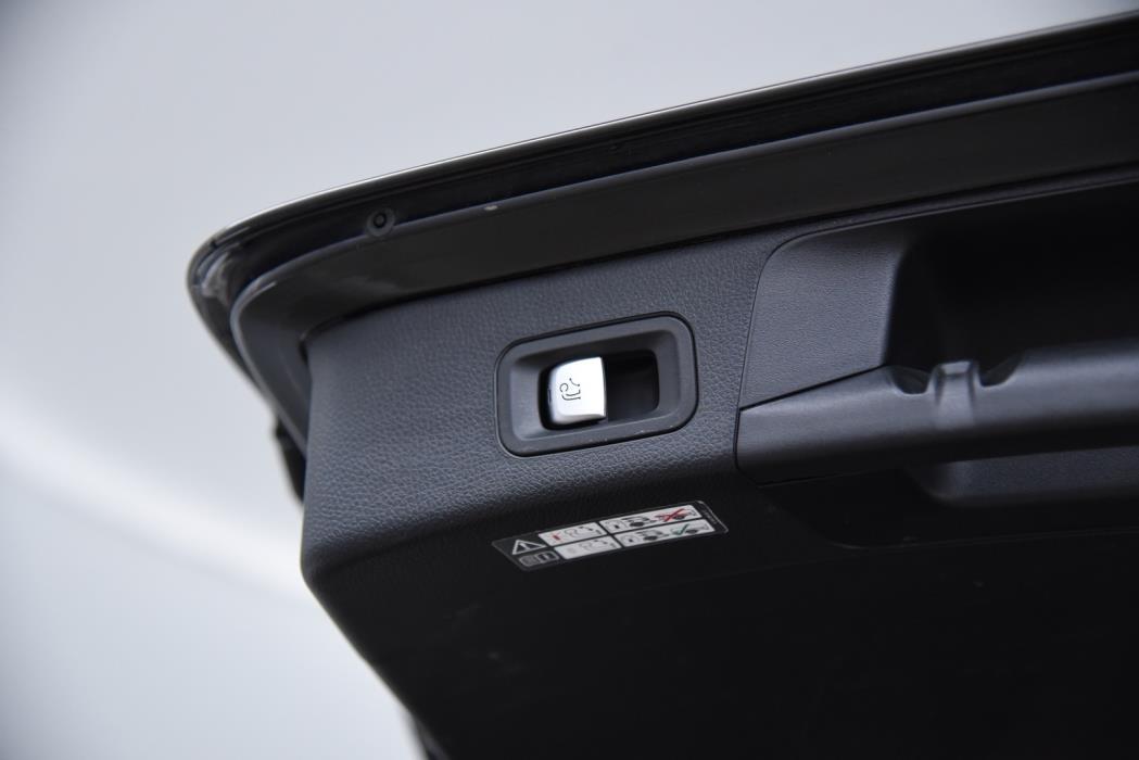 MERCEDES-BENZ C 2018