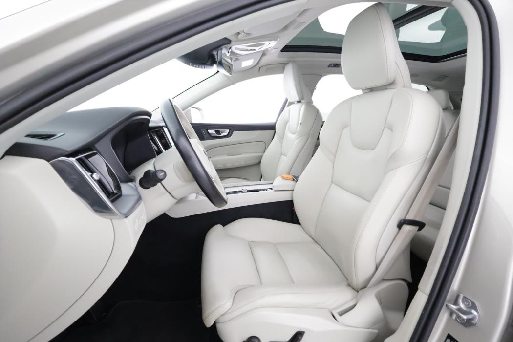 VOLVO XC60 2021