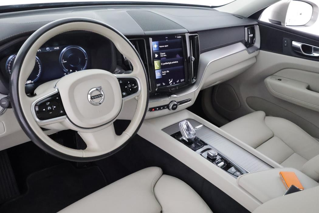 VOLVO XC60 2021