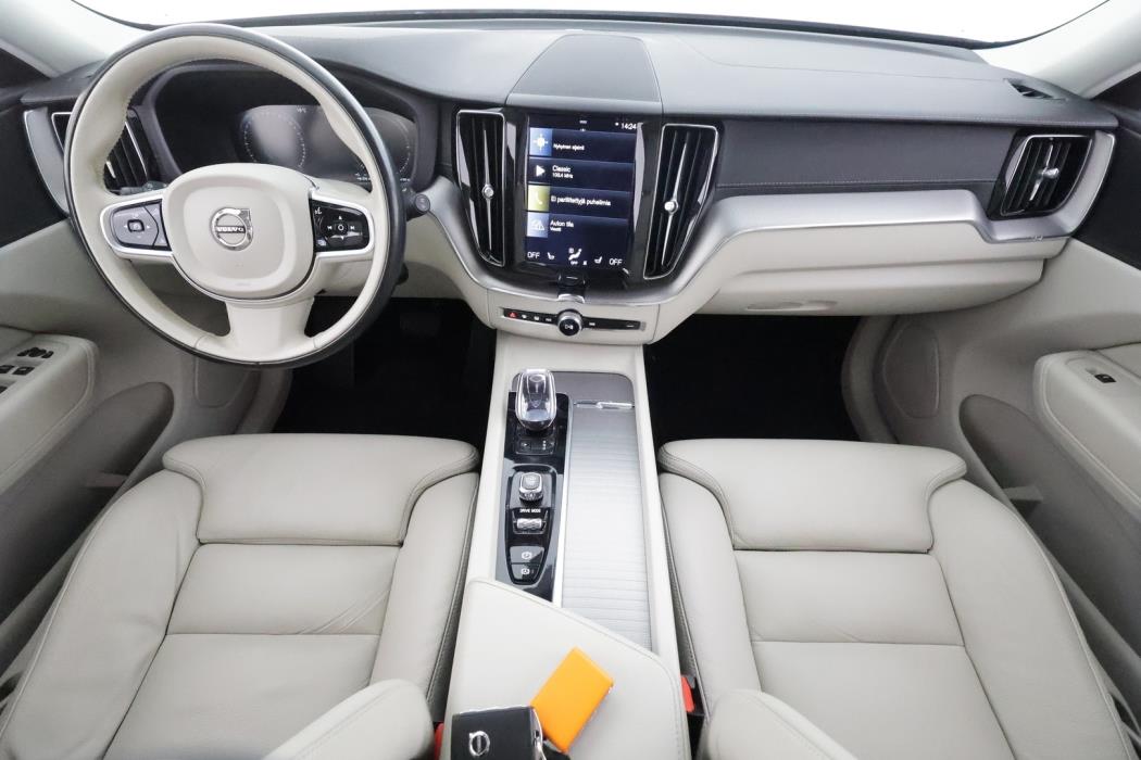 VOLVO XC60 2021