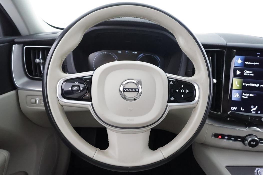 VOLVO XC60 2021