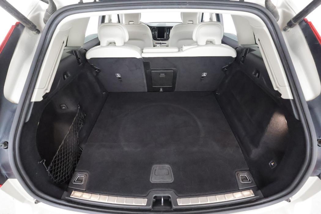 VOLVO XC60 2021