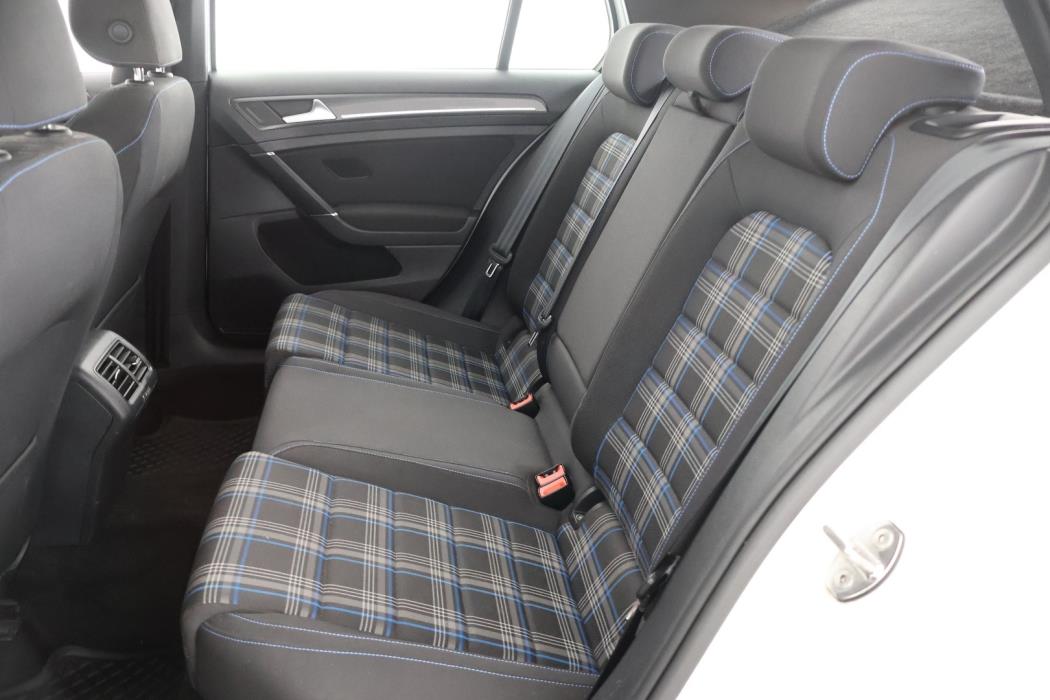 VOLKSWAGEN GOLF 2020