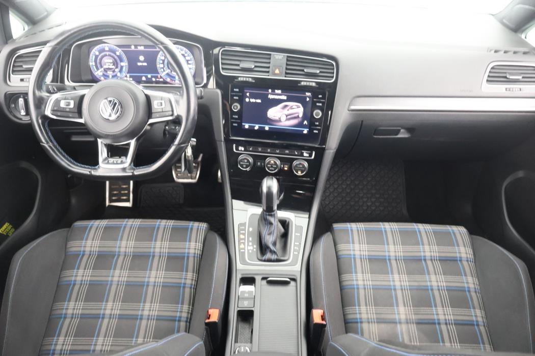 VOLKSWAGEN GOLF 2020