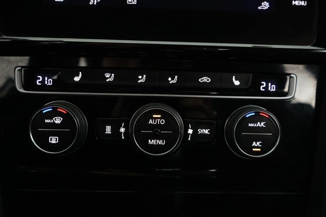VOLKSWAGEN GOLF 2020