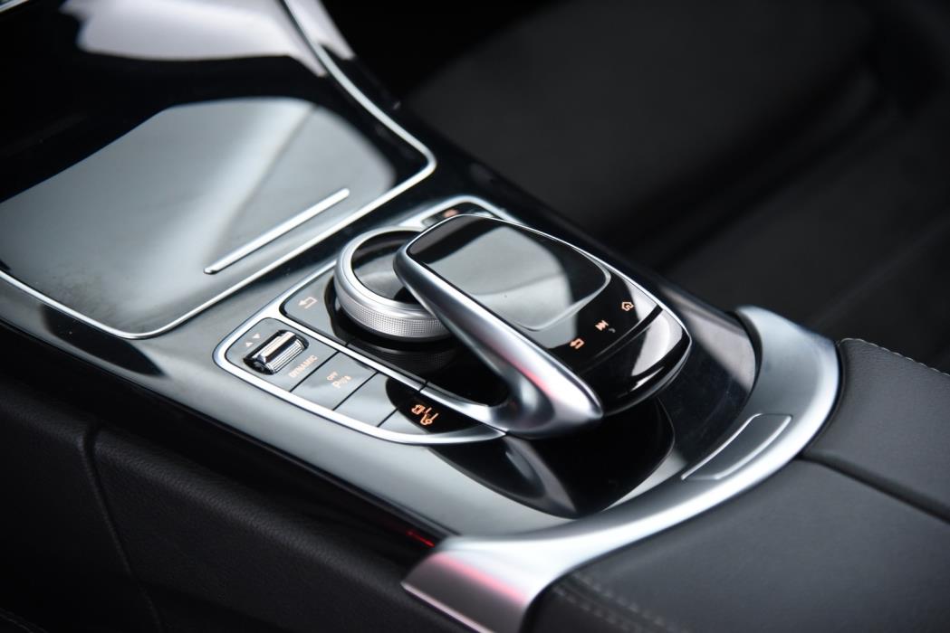 MERCEDES-BENZ C 2021