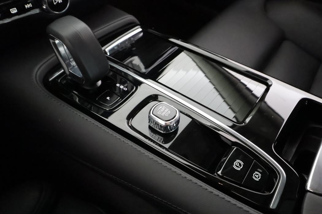 VOLVO S60 2025