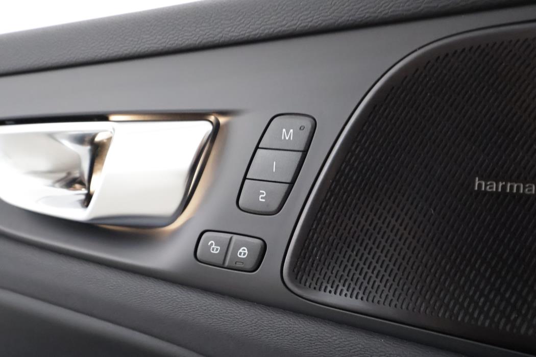 VOLVO S60 2025