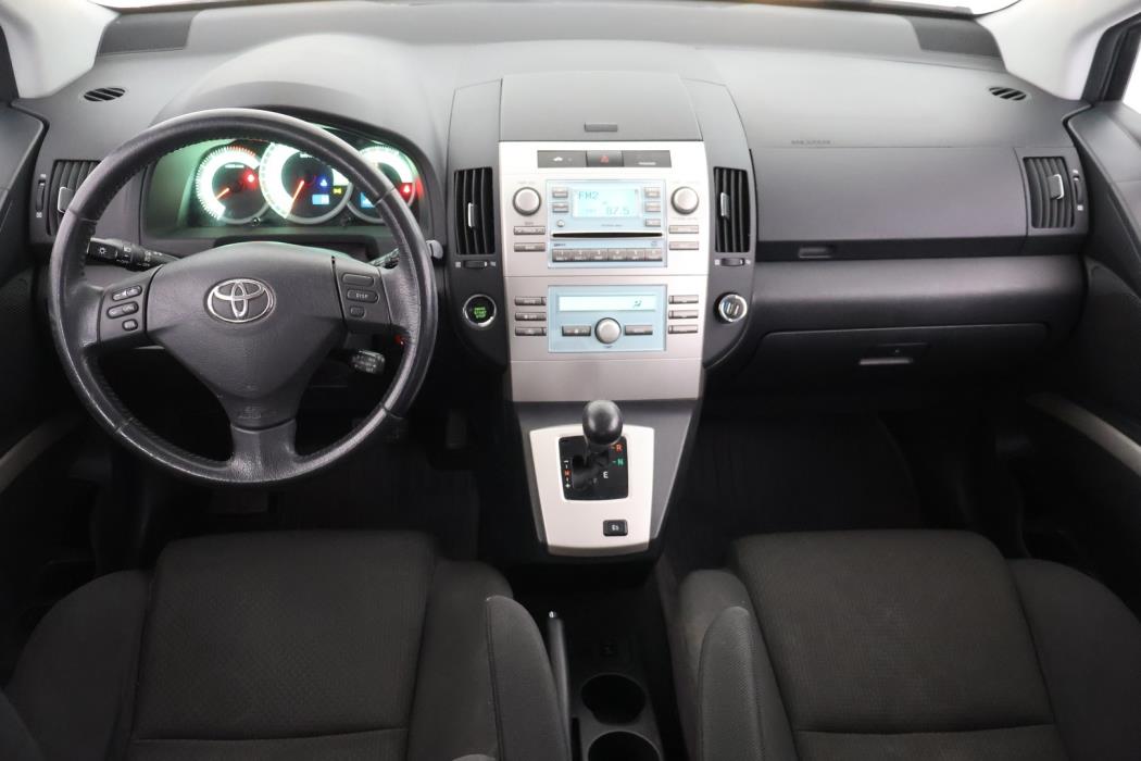 TOYOTA Corolla Verso 2004