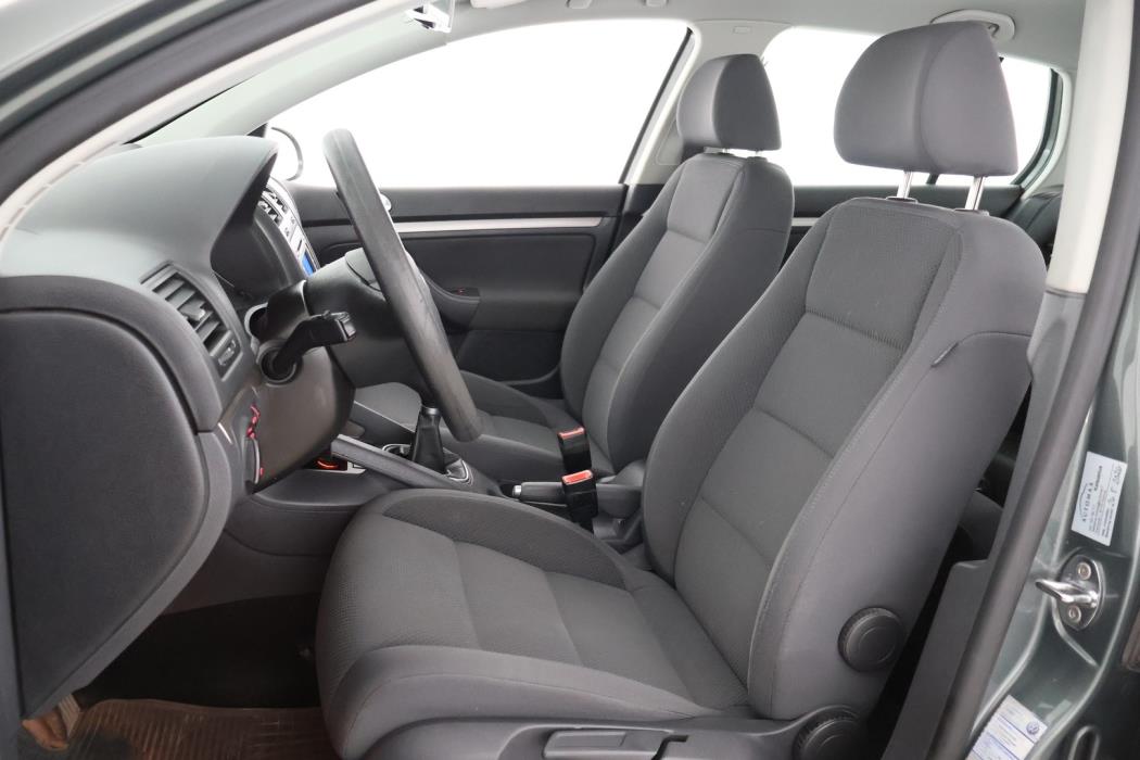 VOLKSWAGEN Golf 2008