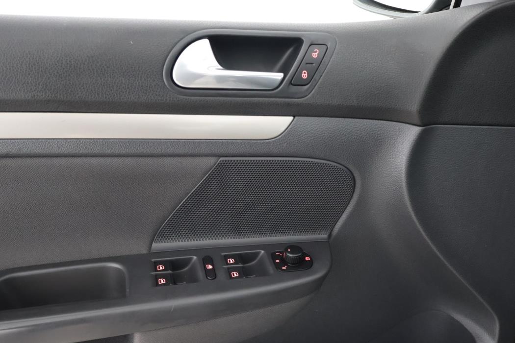 VOLKSWAGEN Golf 2008