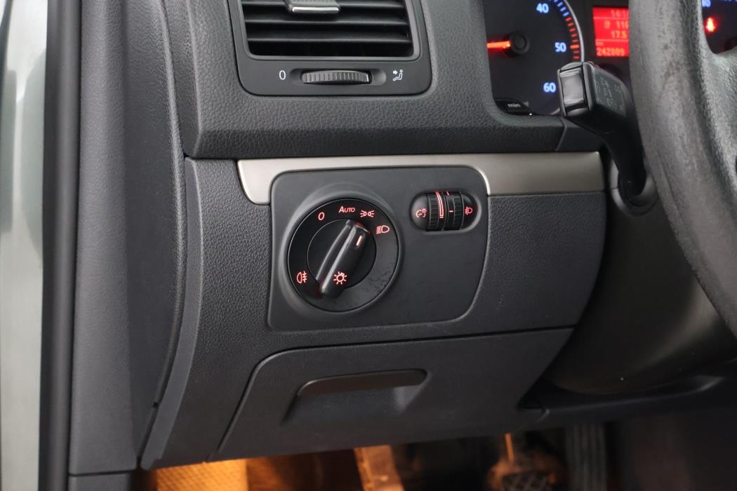 VOLKSWAGEN Golf 2008