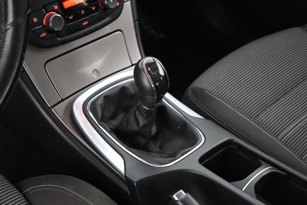 OPEL Insignia 2012