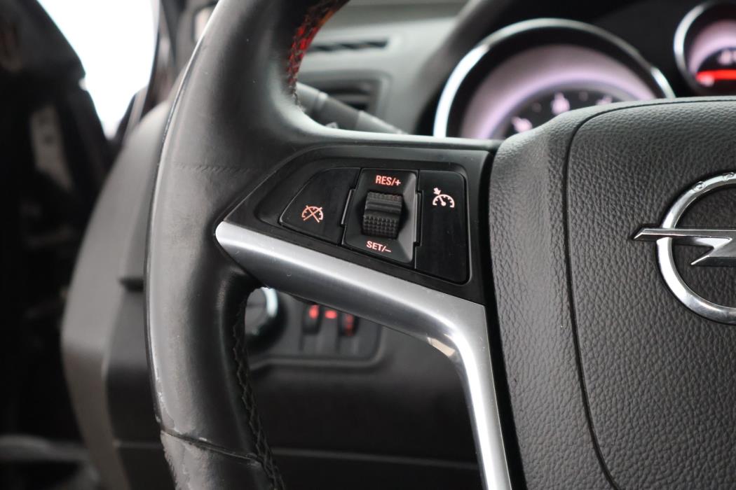 OPEL Insignia 2012