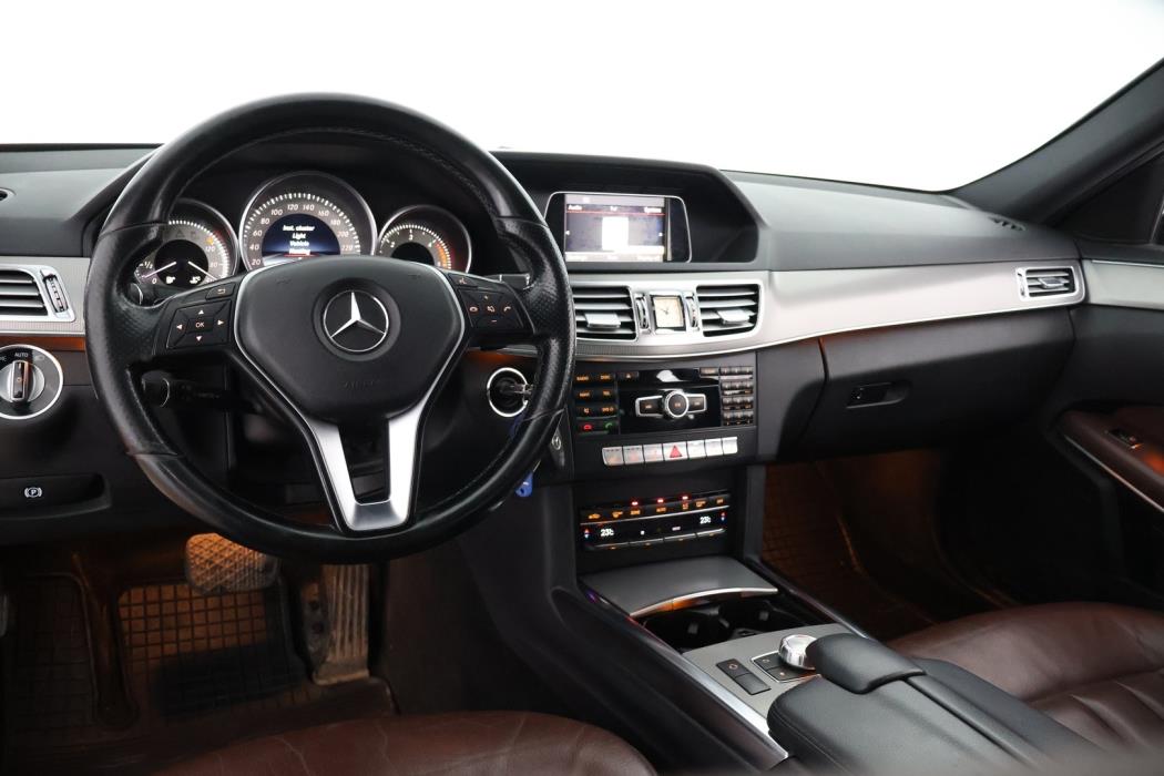 MERCEDES-BENZ E 2013