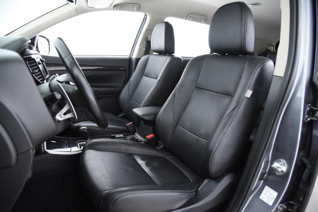 MITSUBISHI Outlander 2017