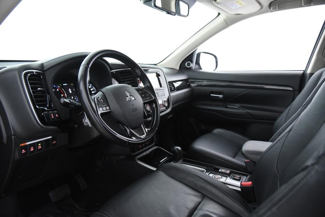 MITSUBISHI Outlander 2017