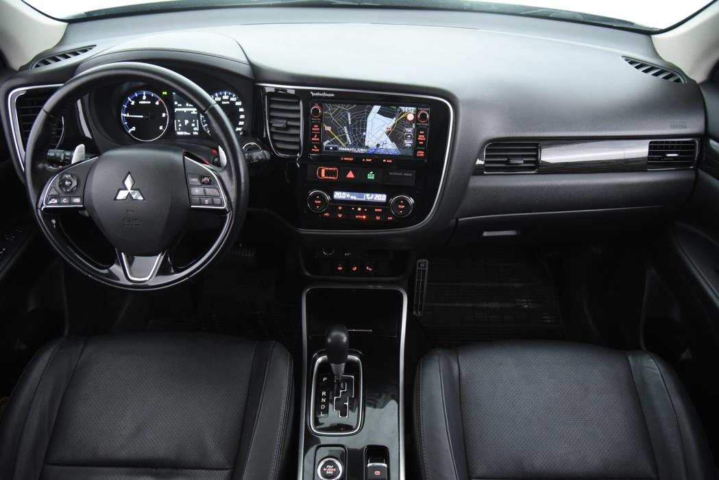 MITSUBISHI Outlander 2017