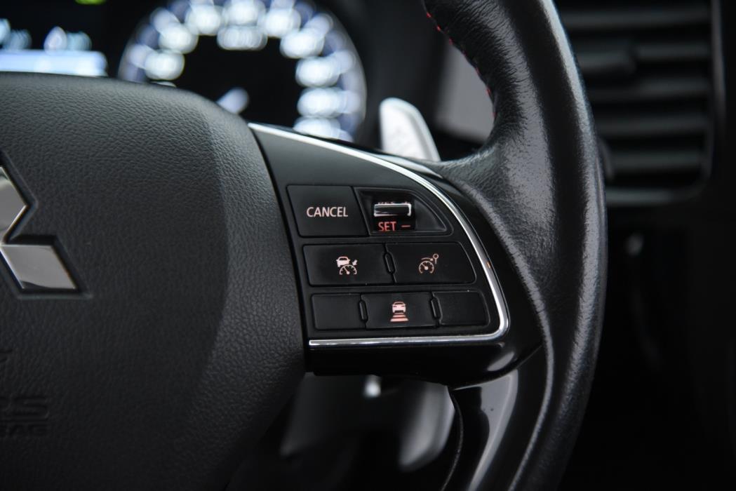 MITSUBISHI Outlander 2017