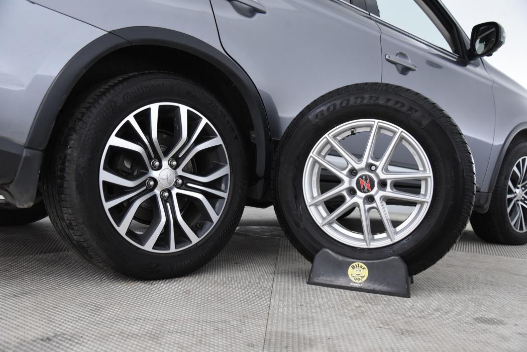 MITSUBISHI Outlander 2017