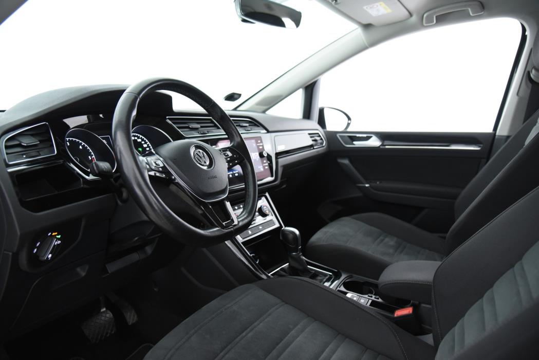 VOLKSWAGEN Touran 2019