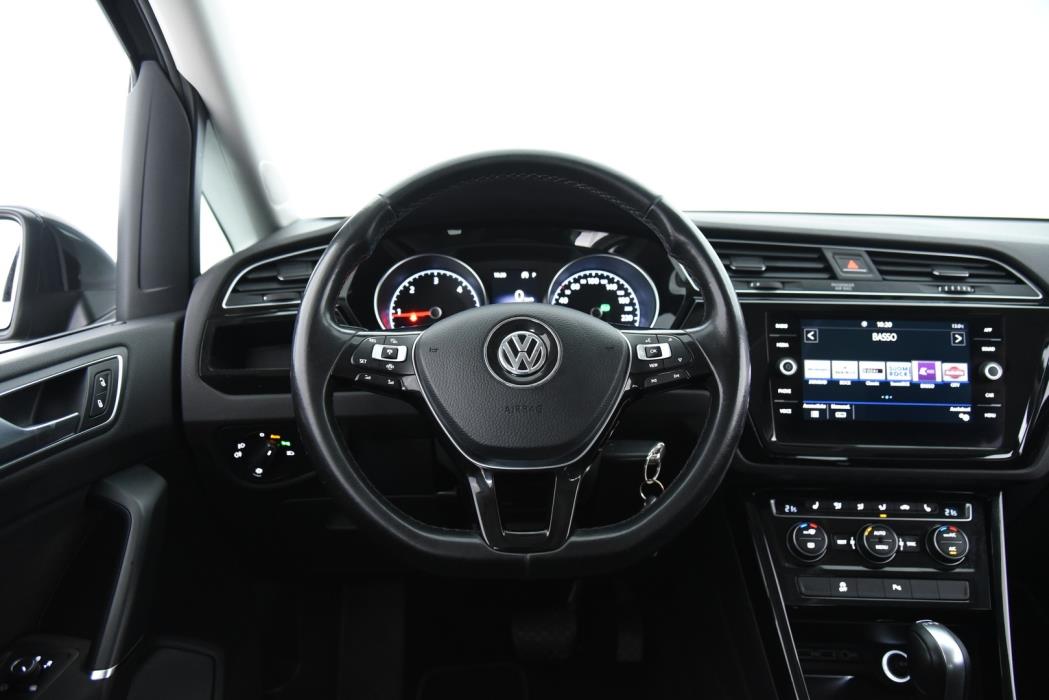 VOLKSWAGEN Touran 2019