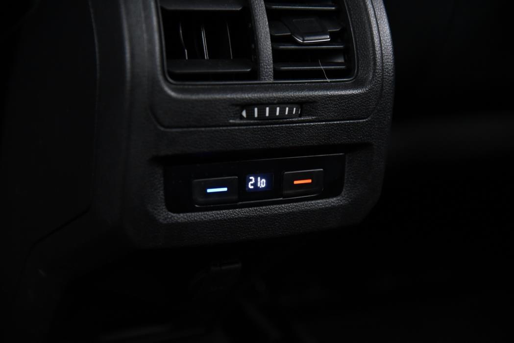 VOLKSWAGEN Touran 2019