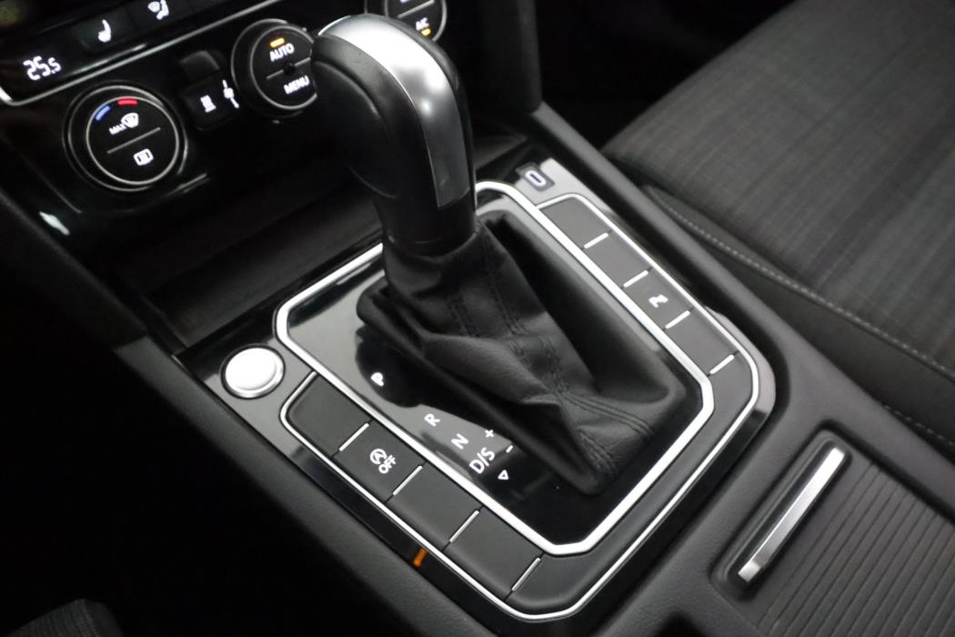 VOLKSWAGEN Passat 2020