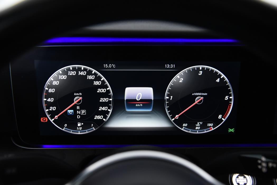 MERCEDES-BENZ E 2019